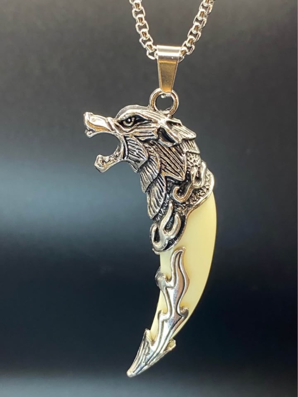 Men’s Wolf Fang Tooth Necklace – White Stainless Steel Wolf Head Pendant New